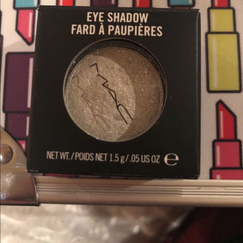 Mac eyeshadow